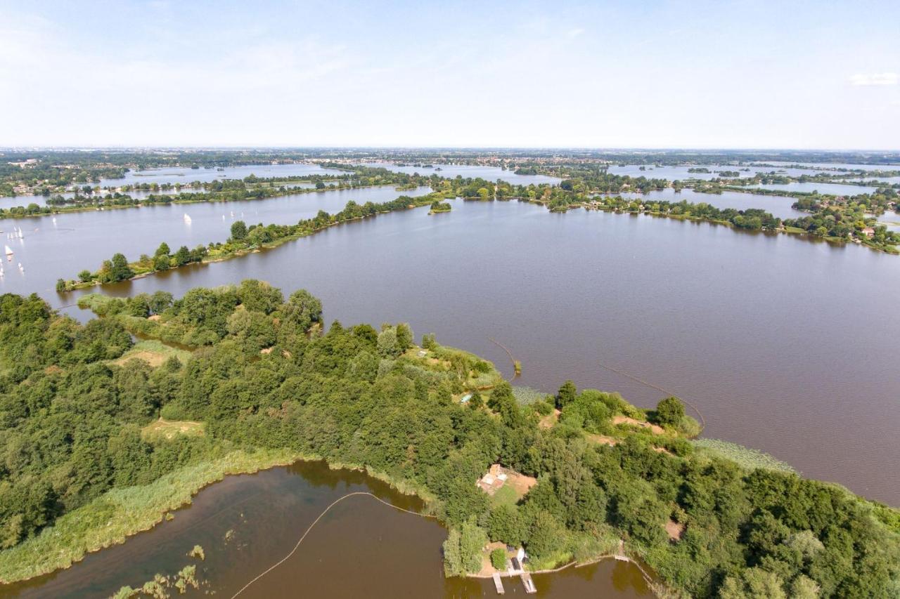 The Outpost - enjoy our charming lakehouse at Reeuwijkse Plassen - near Gouda Villa Buitenkant foto