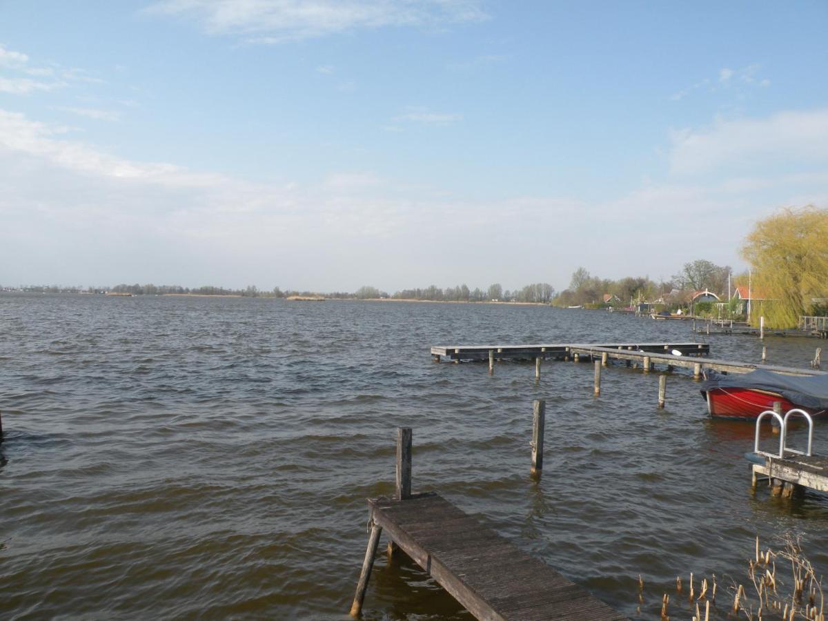 The Outpost - enjoy our charming lakehouse at Reeuwijkse Plassen - near Gouda Villa Buitenkant foto