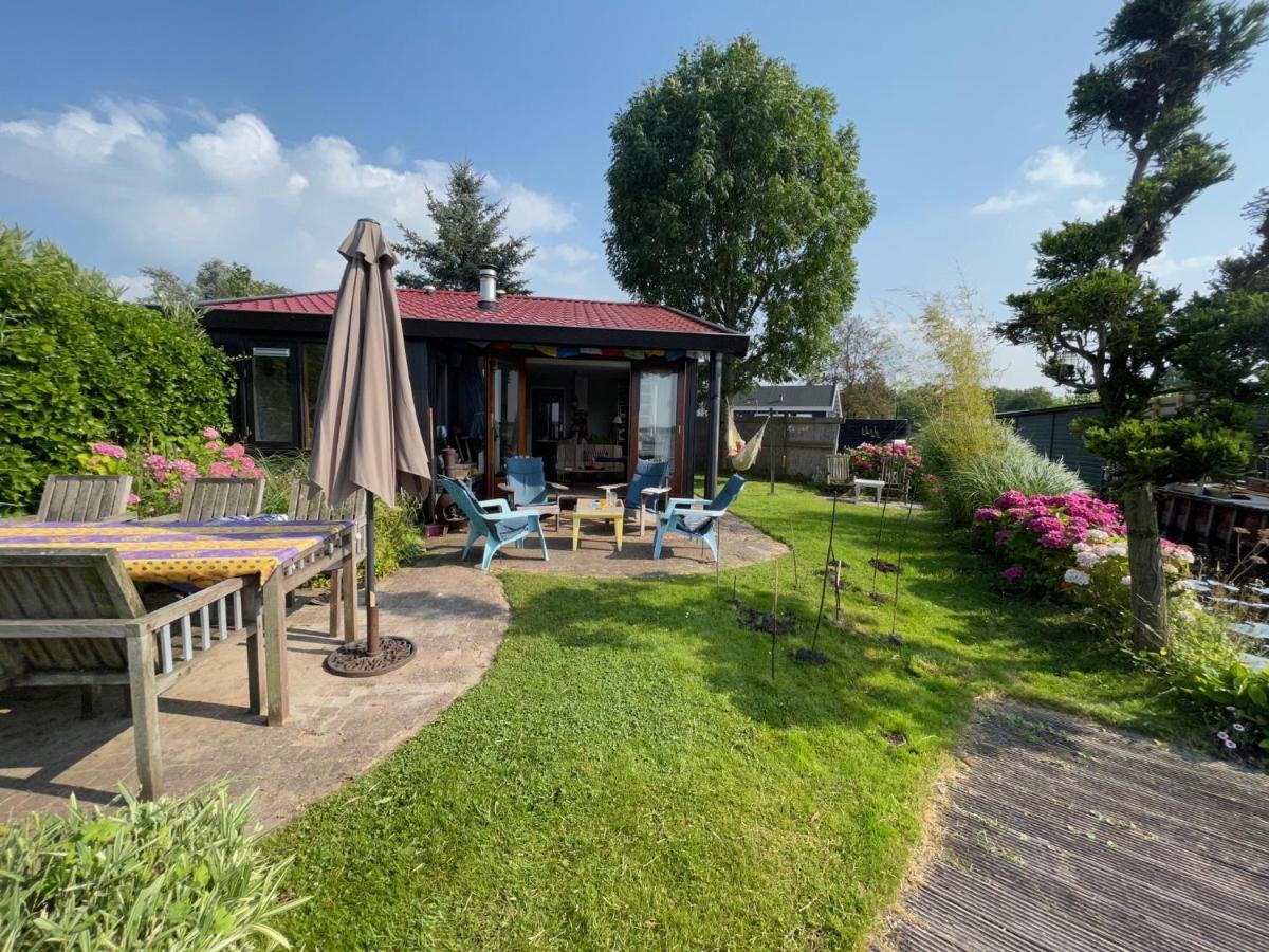 The Outpost - enjoy our charming lakehouse at Reeuwijkse Plassen - near Gouda Villa Buitenkant foto